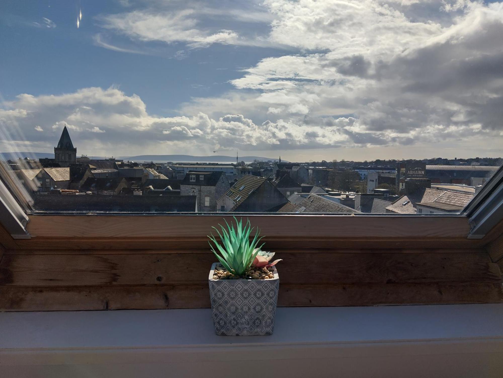 Heart Of City Centre Stunning View Galway Exteriér fotografie