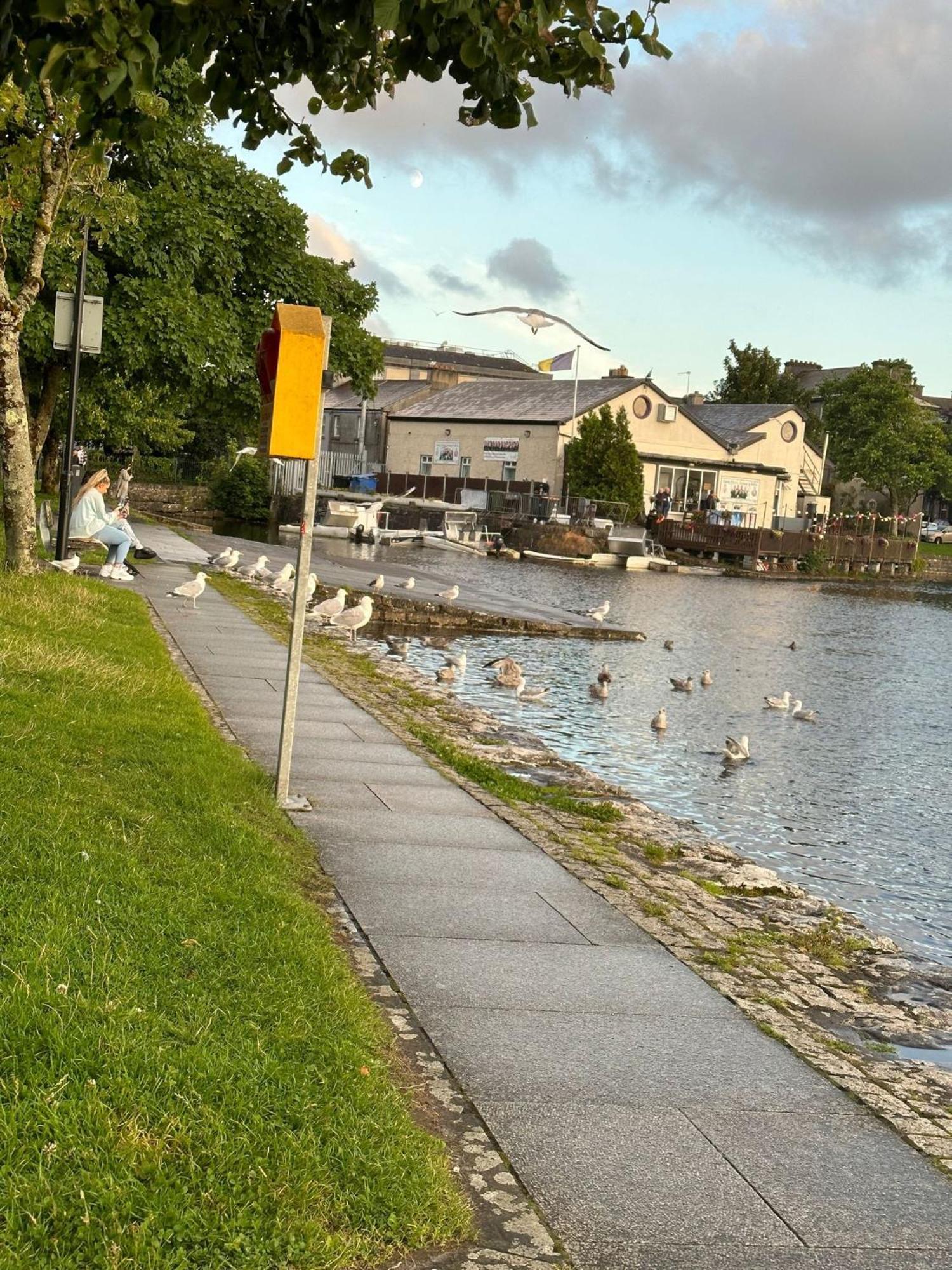 Heart Of City Centre Stunning View Galway Exteriér fotografie
